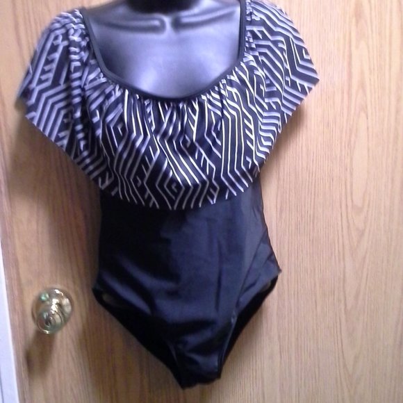 swimsuit - Picture 1 of 2